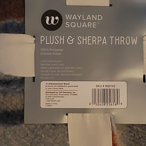 Throw blanket - Picture 2 of 2